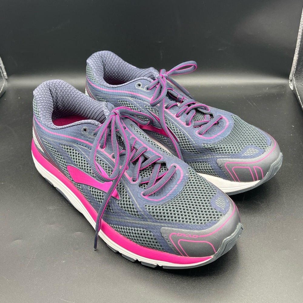 Brooks Women's Gray and Pink Athletic Running Shoes